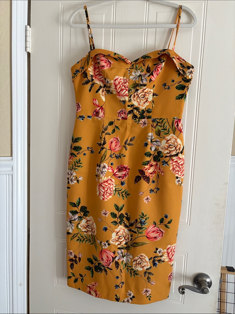 Black Halo, size 10 Floral Yellow Dress